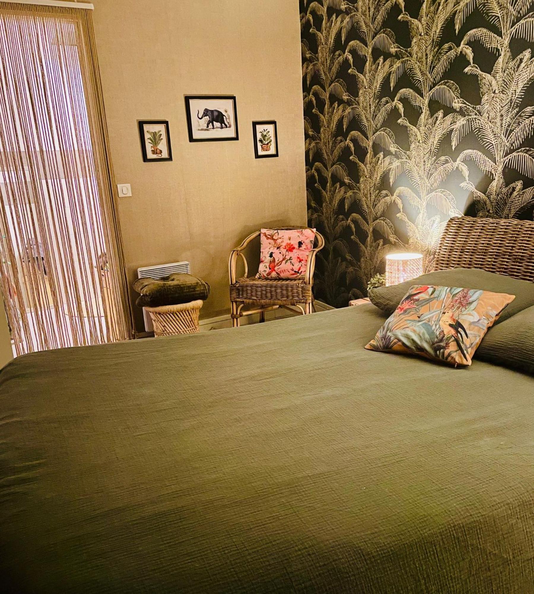 Chambre Boheme Chez Rachel Pau Exterior photo